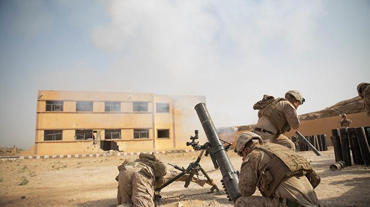 Deyrizor’da ABD üslerine roket yağdı