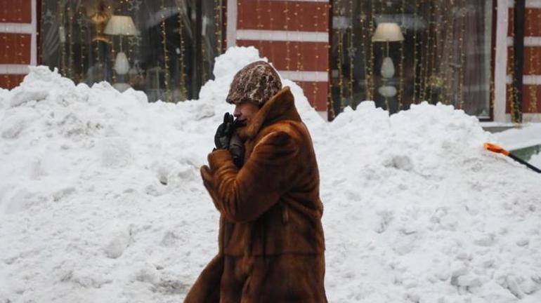 Moskova beyaza büründü! Kar kalınlığı 35 santimetreye ulaştı