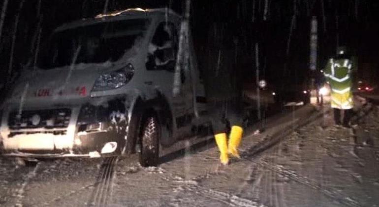 Kar kalınlığı 25 santime ulaşmıştı! Antalya-Konya karayolu trafiğe açıldı
