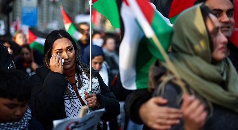 Londra Filistin için sokağa indi! 'İsrail bir terör devletidir'