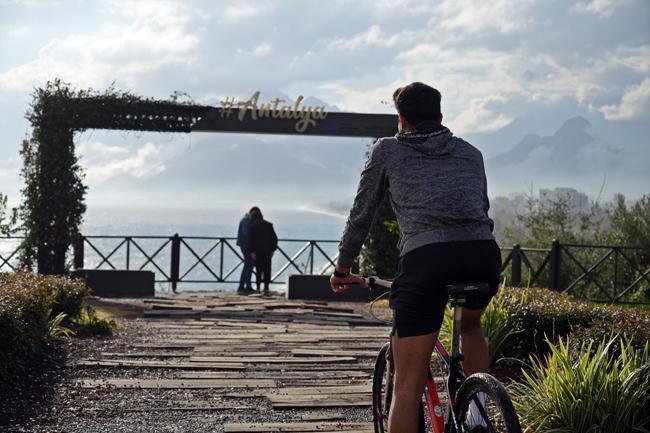 Sabah kış öğleden sonra yaz! Antalya'da aynı gün iki mevsim