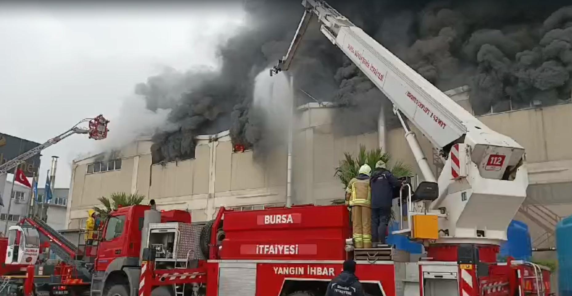 Bursa'da büyük fabrika yangını!