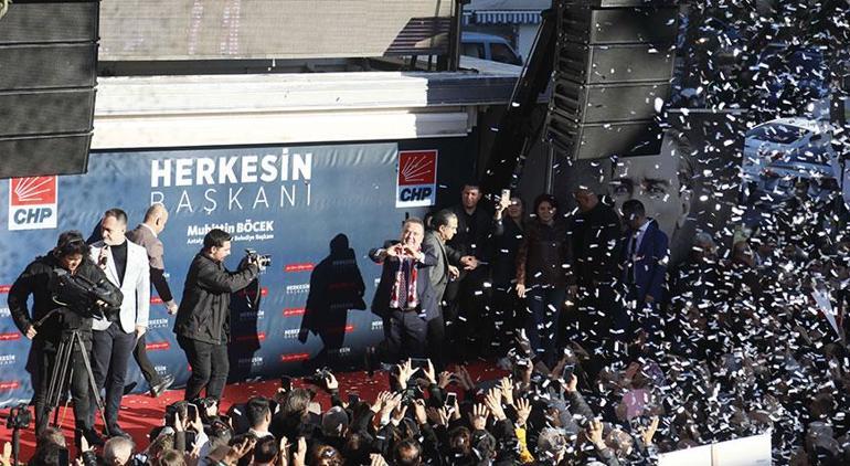 Yeniden aday gösterilen Muhittin Böcek'ten dikkat çeken açıklama: Bu zamanlarda ihaneti de gördük