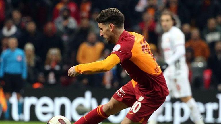 Galatasaray'da Okan Buruk tarih yazdı! Direkler maçın hikayesi oldu