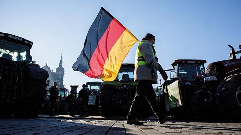 Avrupa'da çiftçi krizi büyüyor! Maliye bakanına 'sarı kart' gösterdi