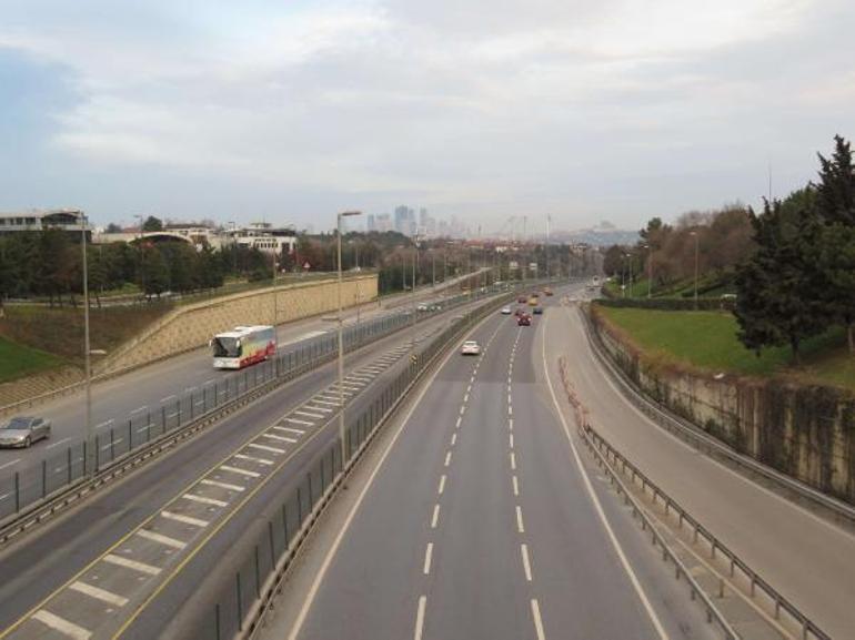 İstanbul'da yılın ilk günü: Otoyollar, sokaklar ve caddeler boş