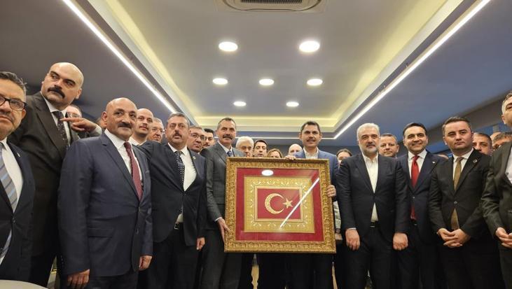 Murat Kurum’dan MHP’ye ziyaret