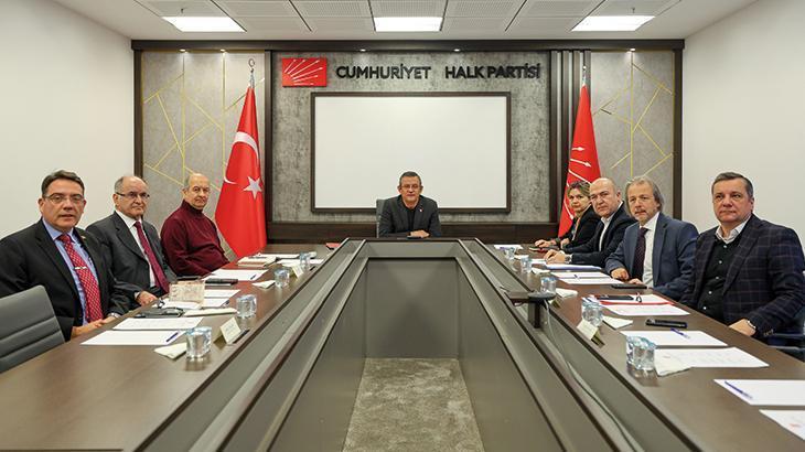 CHP’de Milli Güvenlik Politikaları Danışma Kurulu, Özgür Özel başkanlığında toplandı