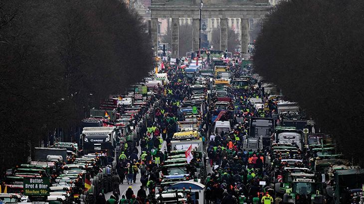 Avrupa’da çiftçi krizi büyüyor! Maliye bakanına ‘sarı kart’ gösterdi