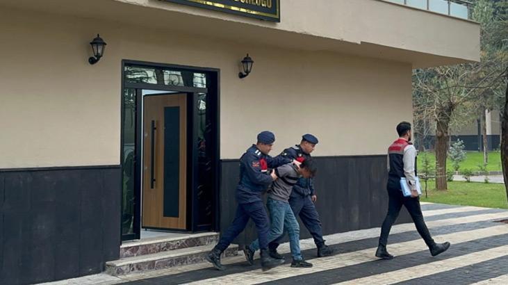 Sınırı geçmeye çalışan teröristi jandarma yakalandı