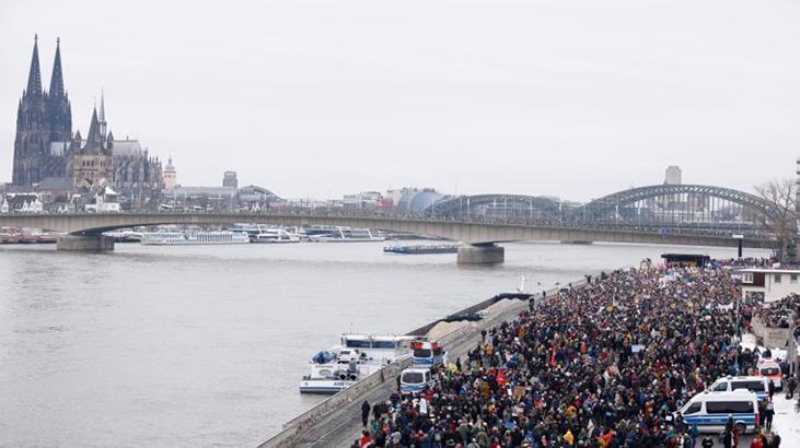 Gizli toplantı yaptıkları ortaya çıkmıştı! Köln’de 50 binden fazla kişi protesto etti