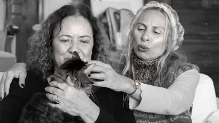 Zeynep Casalini’den aile fotoğrafı!