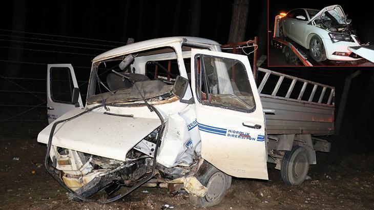 Antalya’da otomobil ile kamyonet kafa kafaya çarpıştı: 1 ölü, 2 yaralı