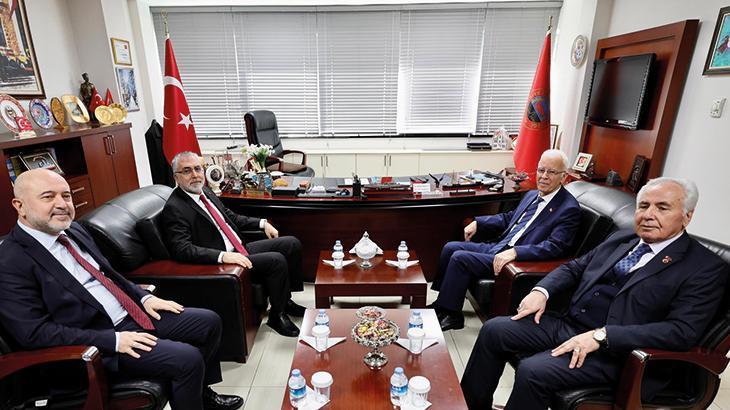 Vedat Işıkhan, Türkiye Emekliler Derneği Genel Başkanı Ergün ile bir araya geldi