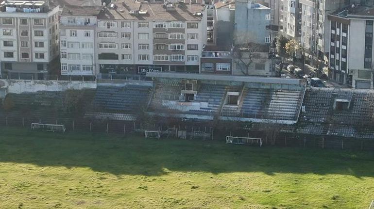 İstanbul'da kaderine terk edilen stadyum! 9 yıldır in cin top oynuyor