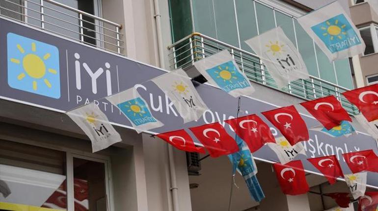 İYİ Parti'de istifa depremi! 130 kişi partiyi bıraktı