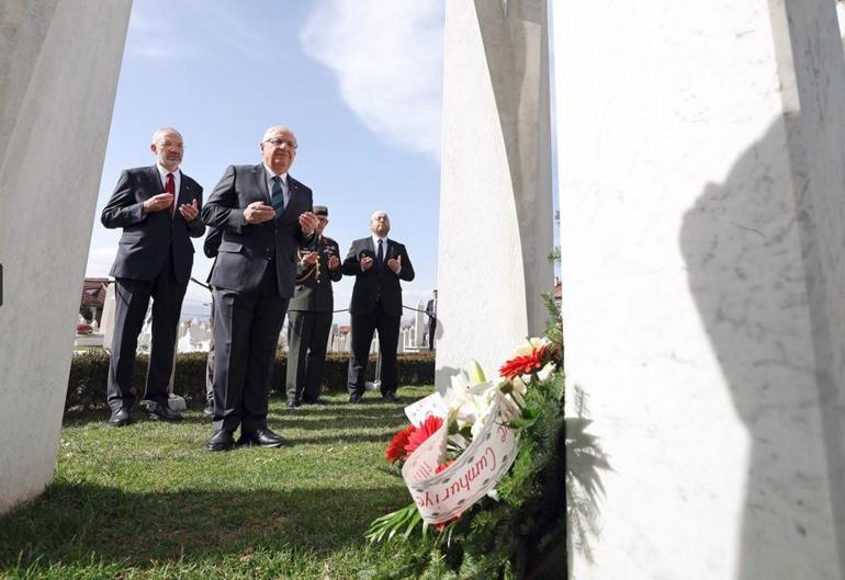 Bakan Güler'den Bosna Hersek’te şehitlik ziyareti