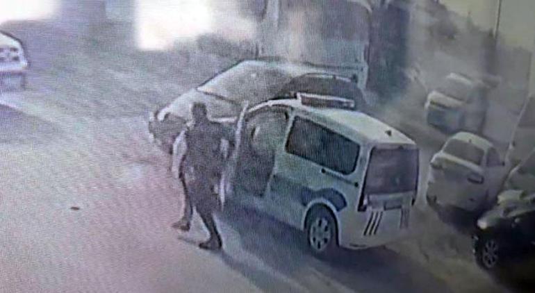 Bulgaristan plakalı otomobil, ekip aracına çarptı! 2 polis yaralandı