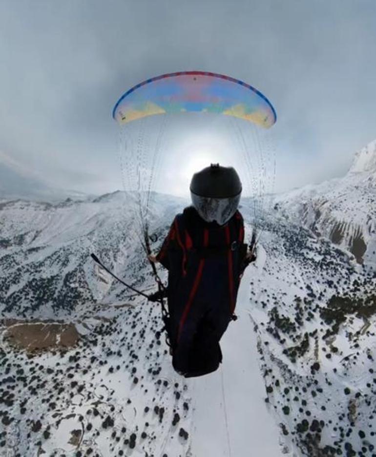 Anbean kaydedildi! Ergan Dağı'nda 'yarasa adam uçuşu' nefes kesti