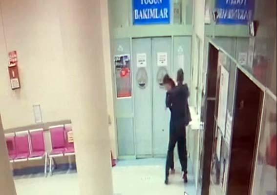 Annesinin ölüm haberini veren kadın doktora dehşeti yaşattı!