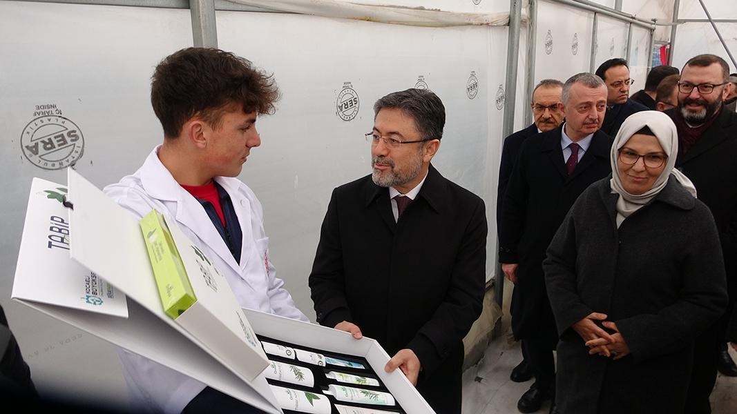 Bakan Yumaklı: 12 ay boyunca hasat yapmak mümkün