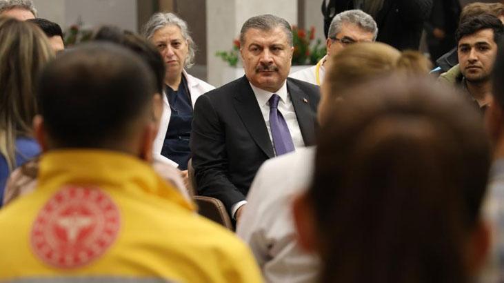 Bakan Koca Hatay’da sağlık çalışanlarıyla bir araya geldi