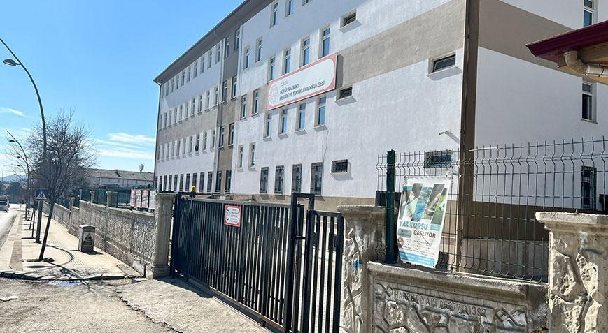 Lisede dehşet! 10’uncu sınıf öğrencisi 9’uncu sınıf öğrencisini yaraladı