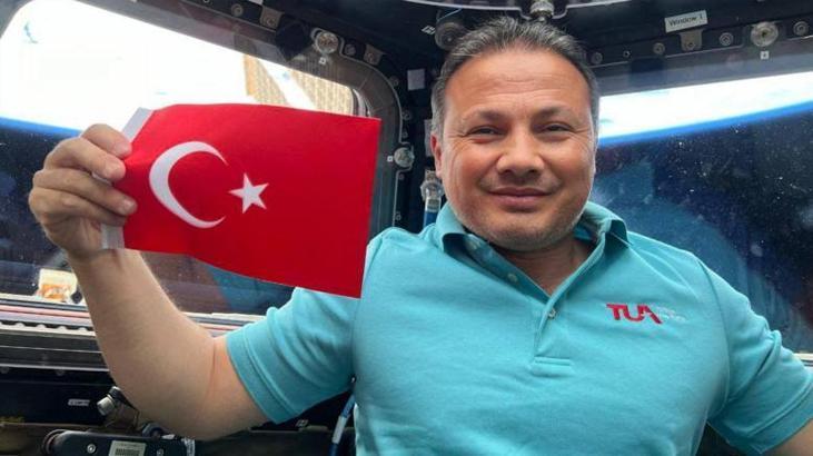 Son dakika… Alper Gezeravcı’yı taşıyan Dragon dünyaya dönüyor