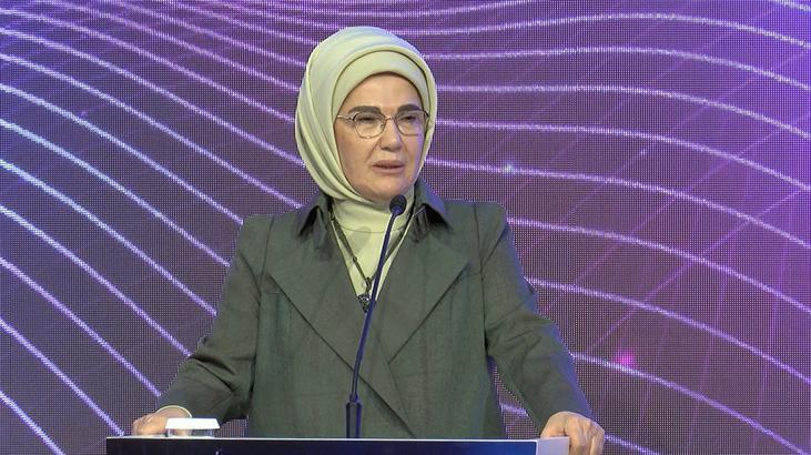 Emine Erdoğan: Alatlı bir ülke uğruna savaştı