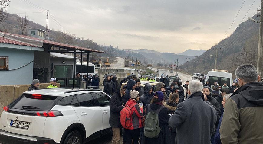 Tunceli’den Erzincan’a eylem amaçlı geçişler yasaklandı! 4 kişi gözaltına alındı