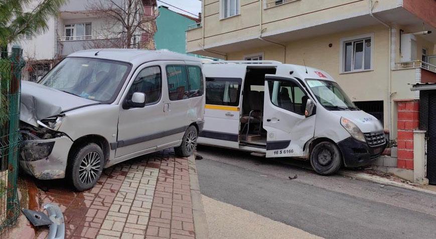 Öğrenci servisi kaza yaptı! 5’i öğrenci 7 kişi yaralandı