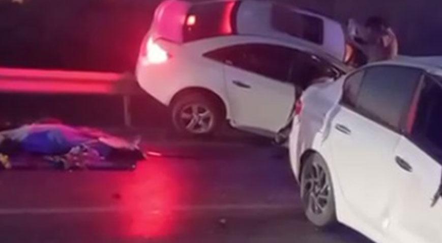 Otomobil bariyerlere saplandı: Anne- baba öldü, kızları yaralandı