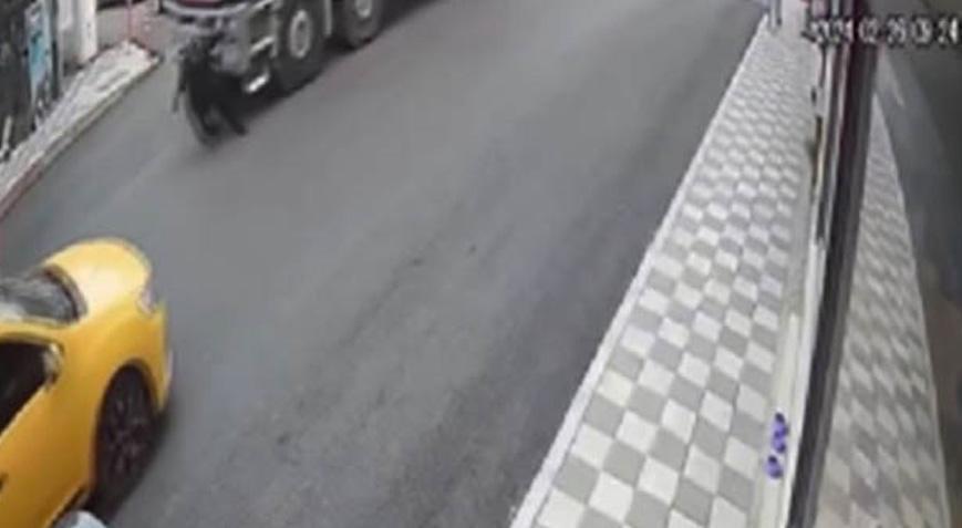 İzmir’de feci ölüm! Yolun karşısına geçmek isterken can verdi