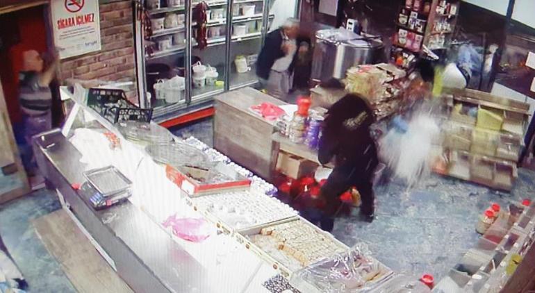 Kayseri'de dehşet! Kalp krizi geçiren sürücü, 4 kişiye çarparak dükkana daldı