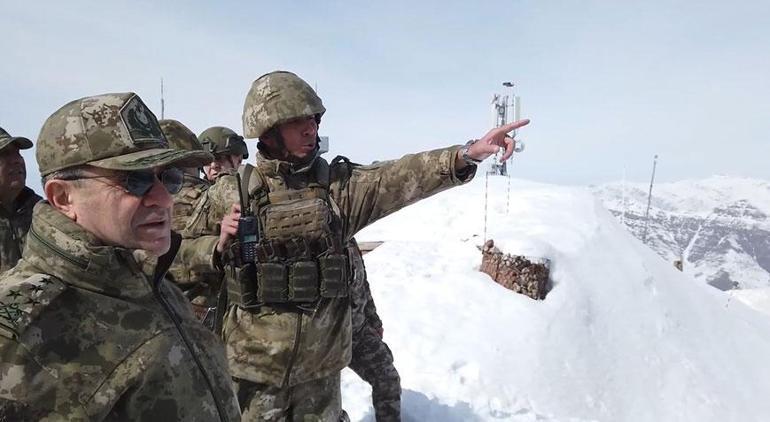 Orgeneral Selçuk Bayraktaroğlu, Hakkari ve Şırnak'ta denetlemelerde bulundu