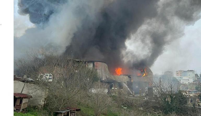Son dakika: İstanbul'da fabrika yangını! Ekipler bölgede