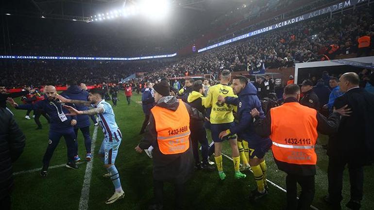 Spor yazarları Trabzonspor-Fenerbahçe maçında yaşananları değerlendirdi: Futbolun bayrağı yarıya indi!