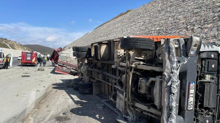 Balıkesir’de korkunç kaza! 1 kişi öldü, 2 kişi yaralandı, 52 koyun da telef oldu