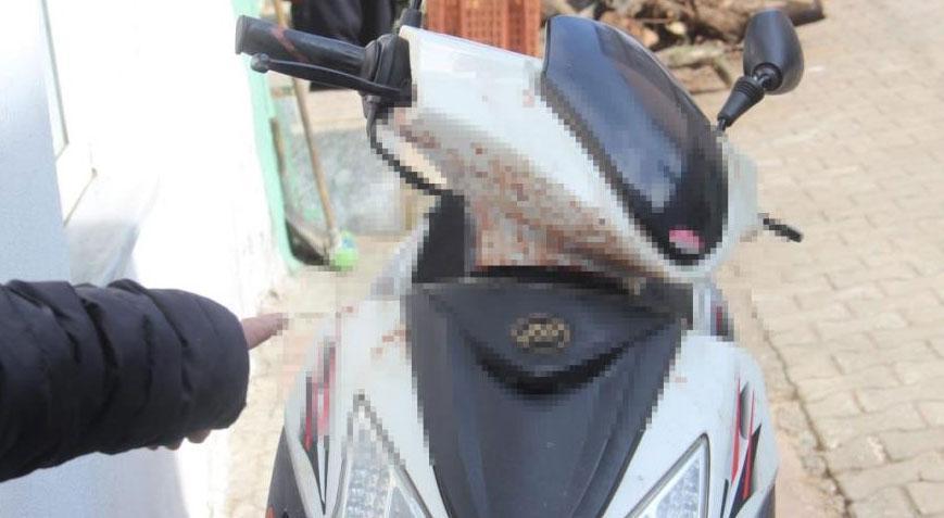 Sarkan kablo motosiklet sürücüsünün boğazını kesti!