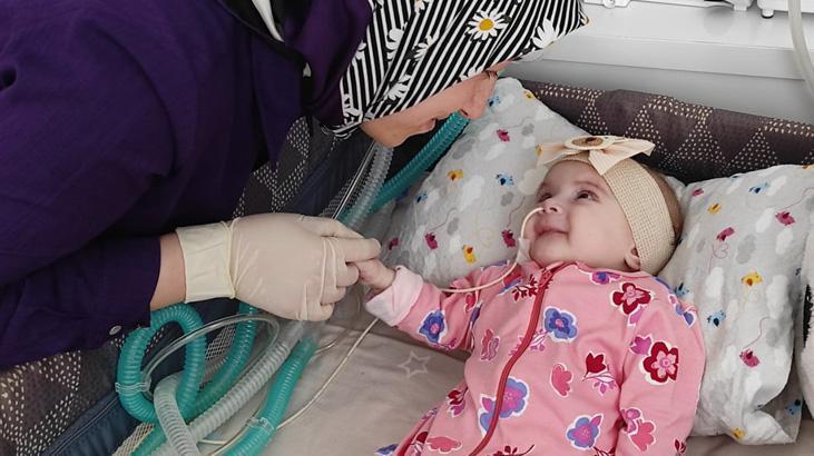 8 aylık Ravza 8 makineye bağlı yaşıyor: Evladımın çaresizliğini görün