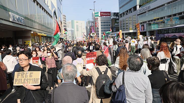 Japonya’da eylemciler Gazze için sokağa indi