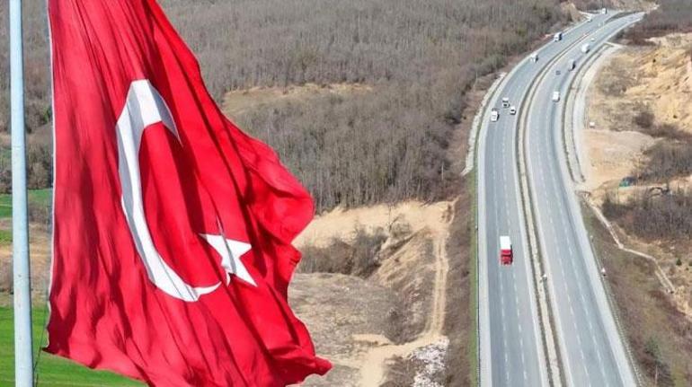 Türkiye'nin en büyük bayrağı burada! 430 kg ağırlığı var