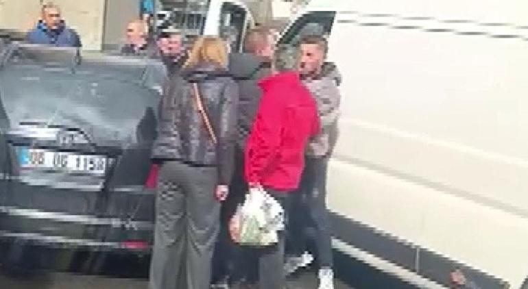 Kadıköy’de dehşet anları! Trafikte tartıştığı kadın sürücüye saldırdı