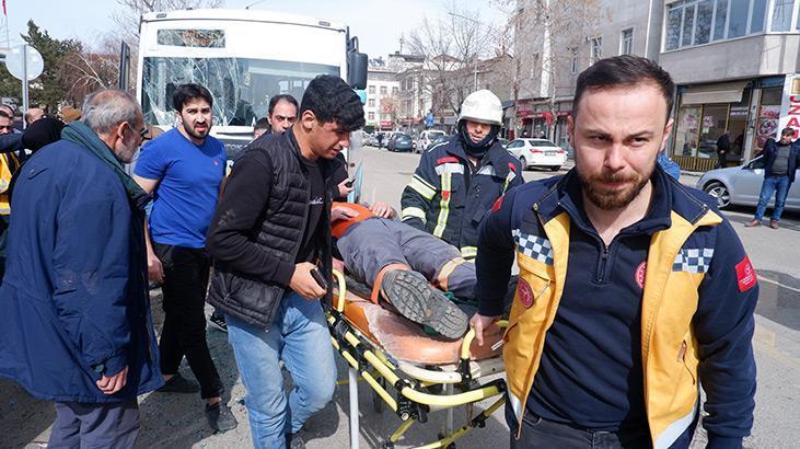 Erzurum’da trafik kazası: 14 kişi yaralandı