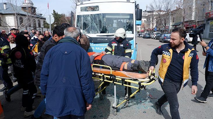 Erzurum’da trafik kazası: 14 kişi yaralandı