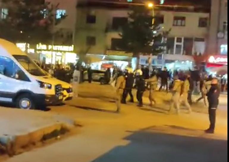 İlçede belediye el değiştirdi, ortalık karıştı! 5 polis yaralandı, 14 gözaltı