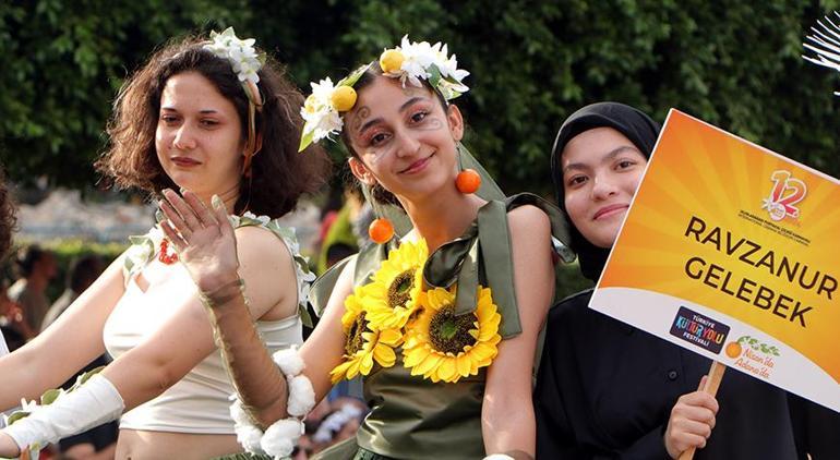 Adana'dan renkli kareler! Portakal Çiçeği Festivali'ne binlerce kişi katıldı