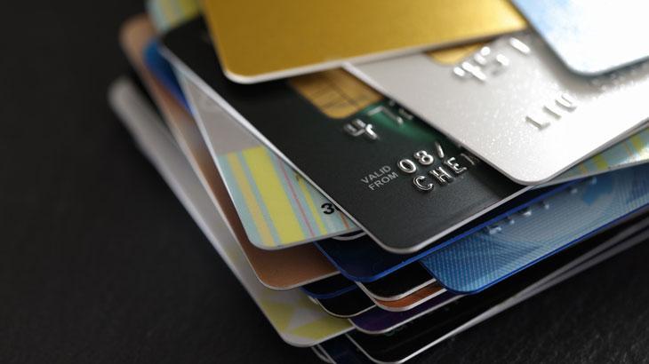 Kartlı harcamada rekor durmuyor! Faiz artışına rağmen vatandaşın tercihi değişmedi