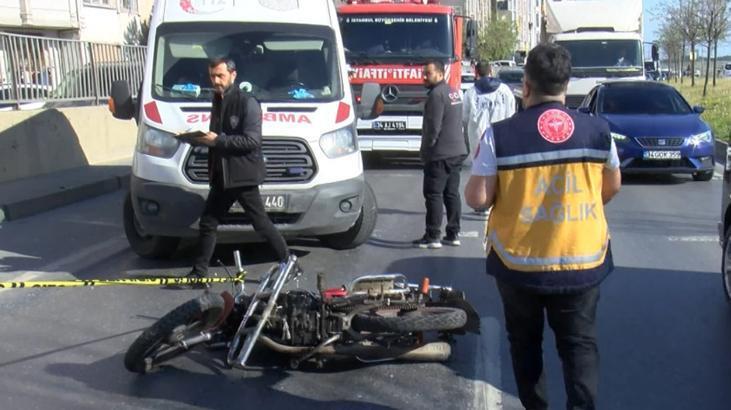 Feci kaza! Duvar ile tabela arasına sıkışan motosikletli hayatını kaybetti