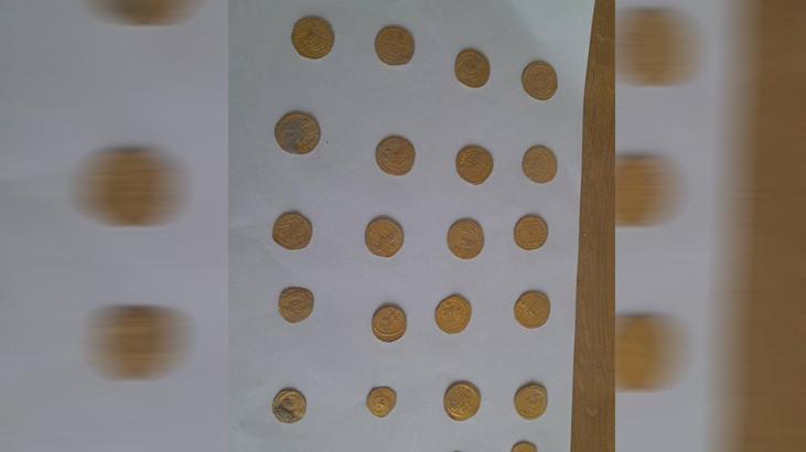 Hatay’da ortaya çıktı! Bulduğu Bizans dönemine ait sikkeleri teslim etti